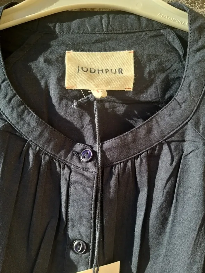 Chemise bleue marine avec manches brodées - photo numéro 3