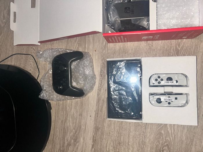 Nintendo switch oled + fc25 + Nintendo switch online (11mois) - photo numéro 6