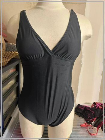 Maillot  de  bain  taille 40  marque  ninety eight