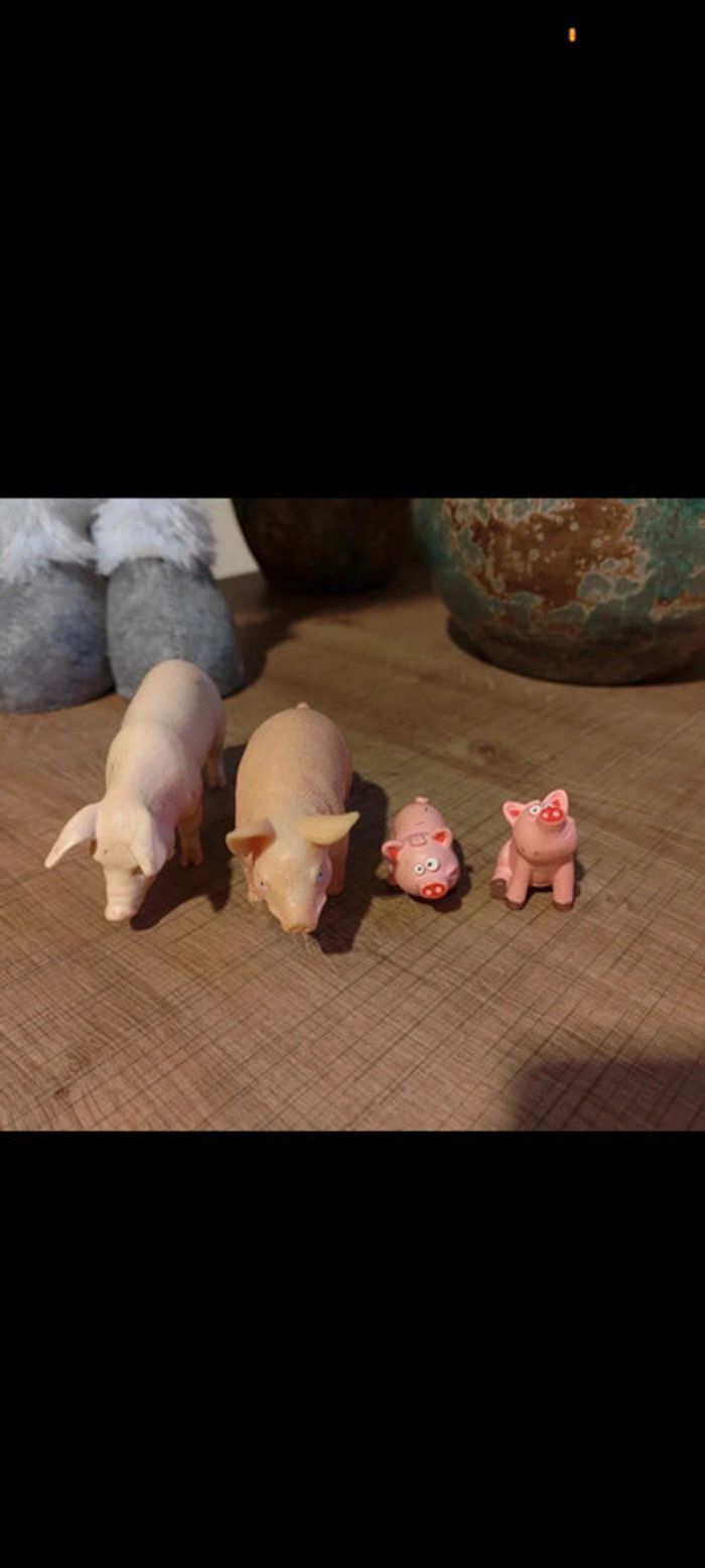 🔴Famille de cochons rose