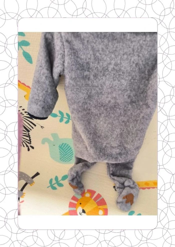 Sur pyjama dinosaure - photo numéro 12