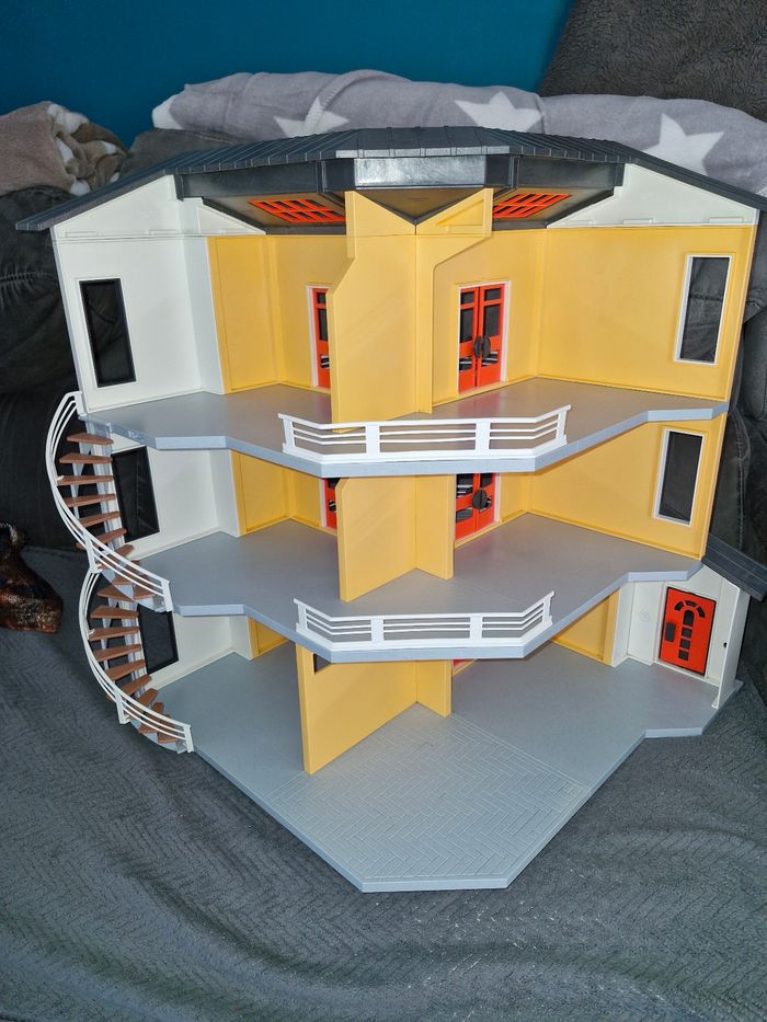 Maison moderne playmobil