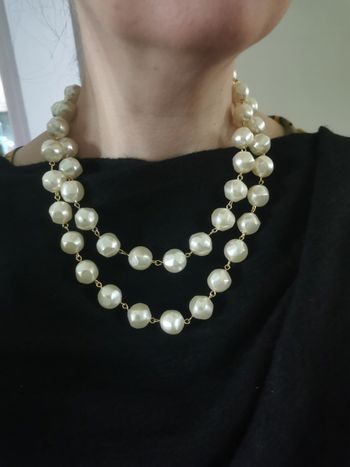 Collier vintage de perles blanc nacré en deux rangées