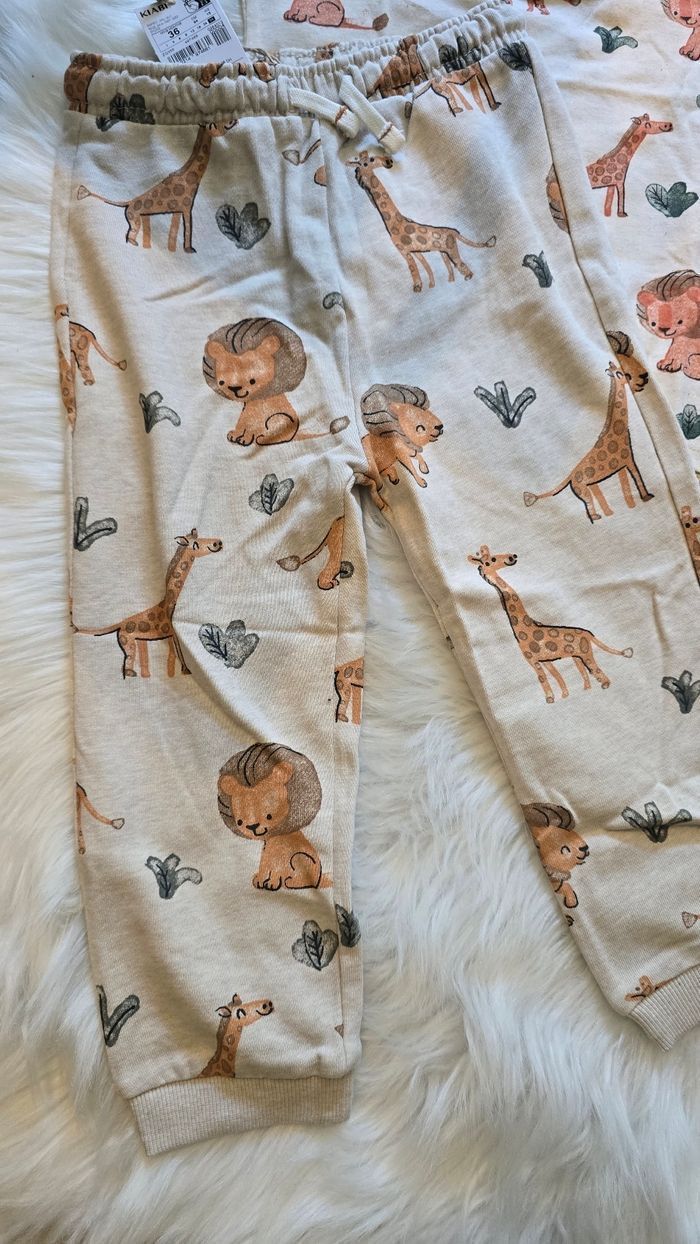 NEUFS(non portés) 🏷🏷💙💙 😍superbe ensemble printemps/ete teeshirt mc ,pantalon jogging 36 mois garçon (94cm)💙💙😍 - photo numéro 3