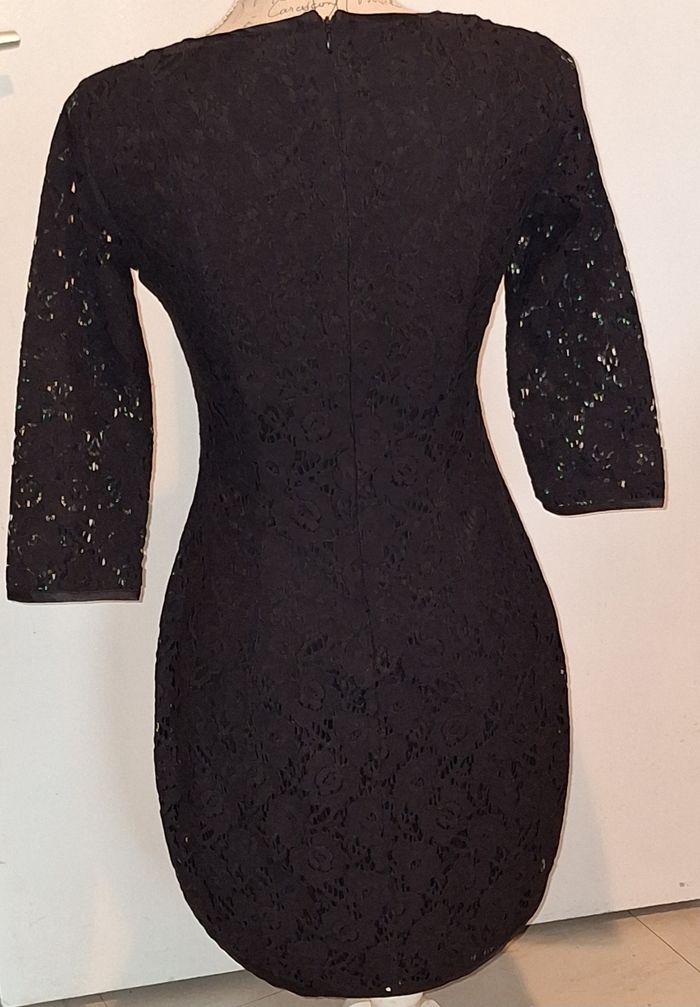 Superbe robe noire élégante toute en dentelle - photo numéro 5