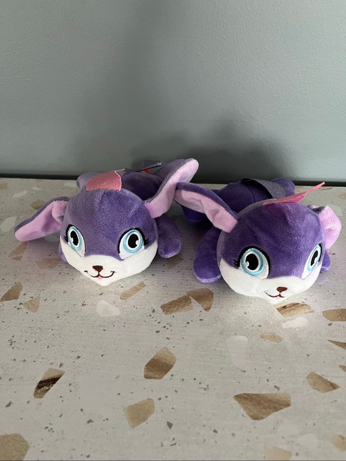 2 peluches jumelles
