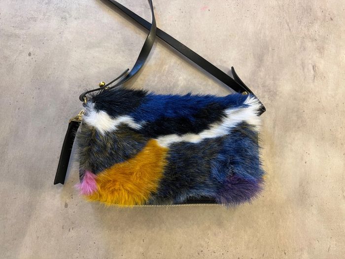 Petit sac pochette fausse fourrure Monki - photo numéro 6