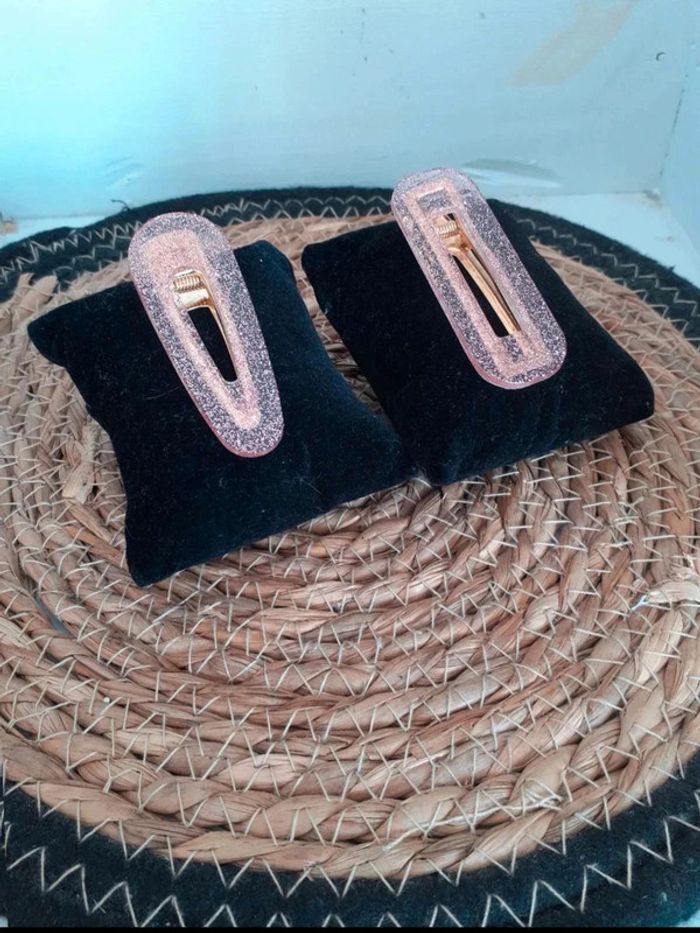 Barrette cheveux rose transparente pailletée n°10