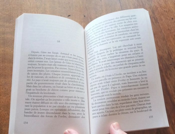 Livre "Petit Pays" de Gaël Faye neuf - photo numéro 3