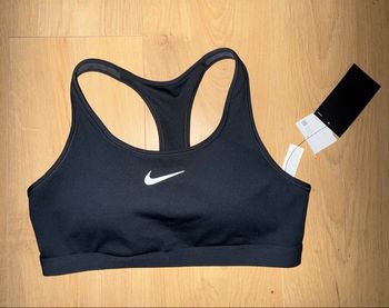 Brassière de sport Nike taille M neuve avec étiquette.