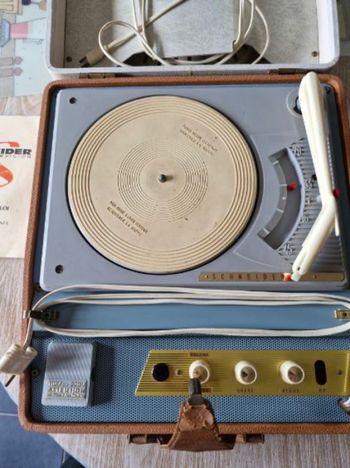 Platine vinyle 1960 Schneider Flamenco