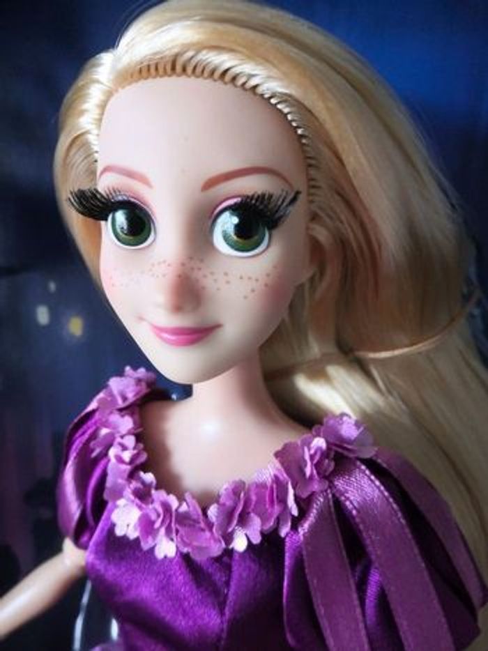 Poupée édition limitée Raiponce designer midnight masquerade Disney NEUVE - photo numéro 3