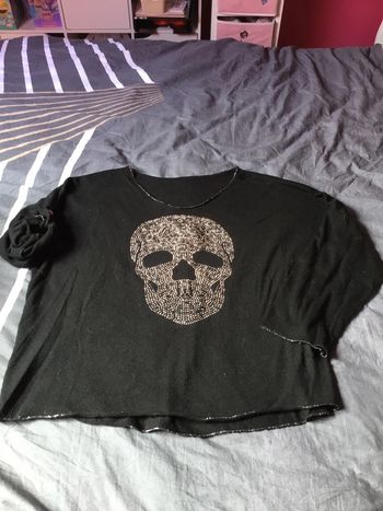 Pull fin tête de mort