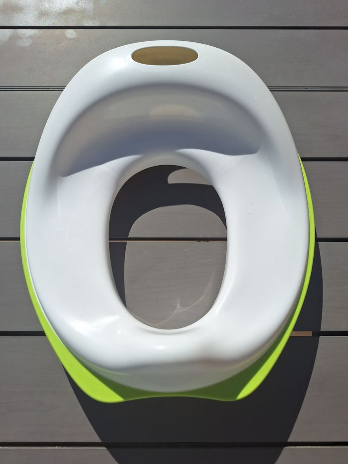 Réducteur de toilettes bébé