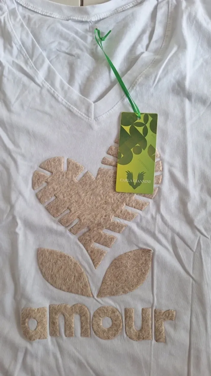T- shirt neuf - photo numéro 2