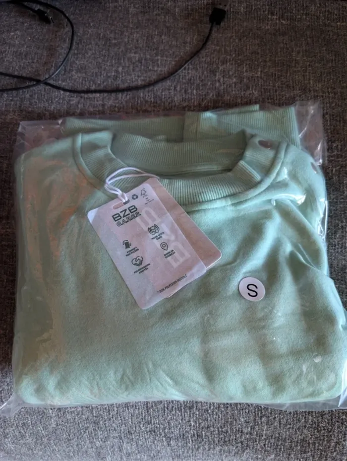 Sweat vert taille S bzb - photo numéro 8
