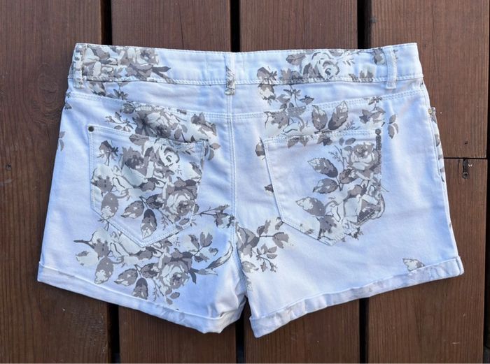 Short Promod motif floral taille 42 - photo numéro 2