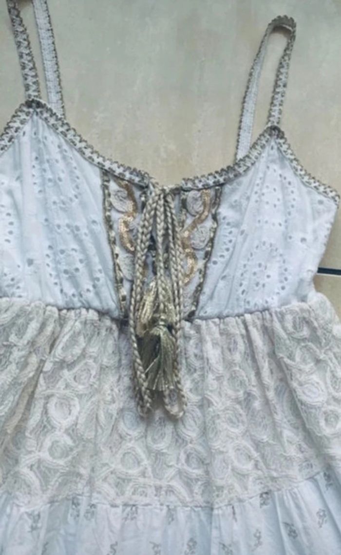 Sublime robe chic avec details dore évasé en dentelle 🍭🍭 - photo numéro 2
