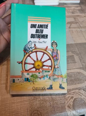 Une amitié bleu outre-mer de Yvon mauffrey