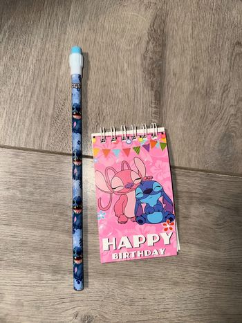 Lot petit carnet et crayon à papier stich