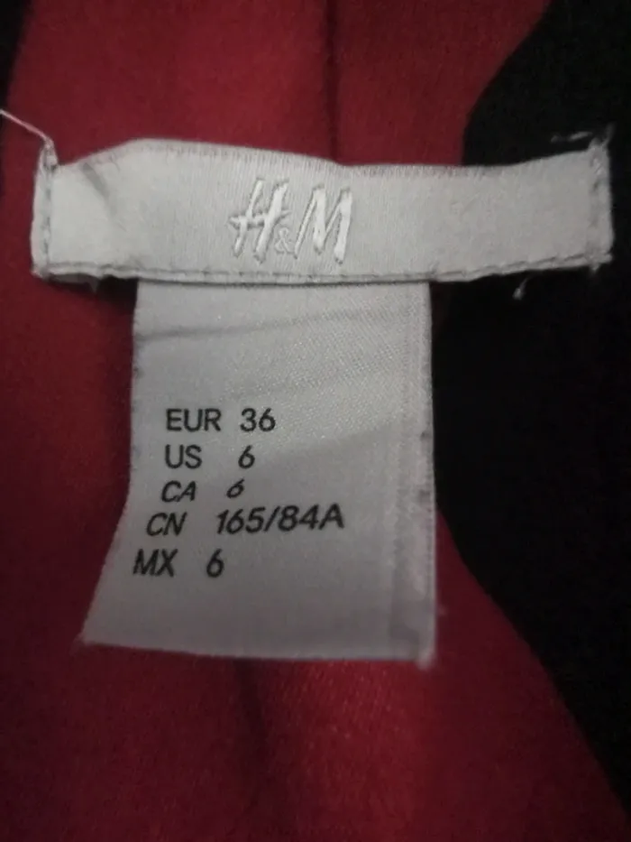 Robe H&M sans manches rouge - photo numéro 6