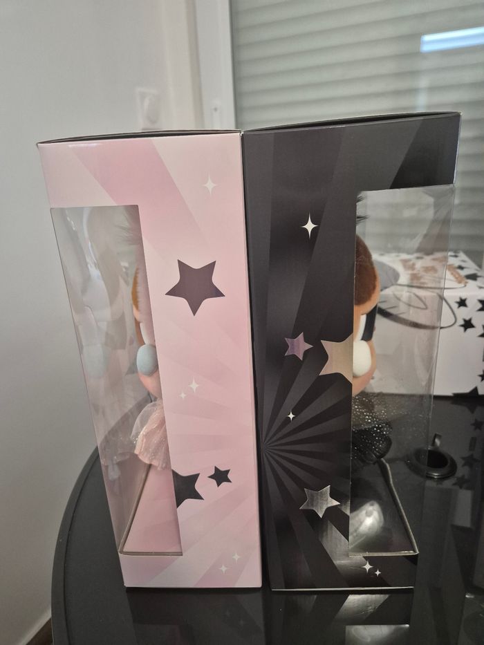 Popmart Crybaby shiny shiny black & Pink - photo numéro 3