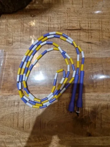Corde a sauter 120 g neuve réglable