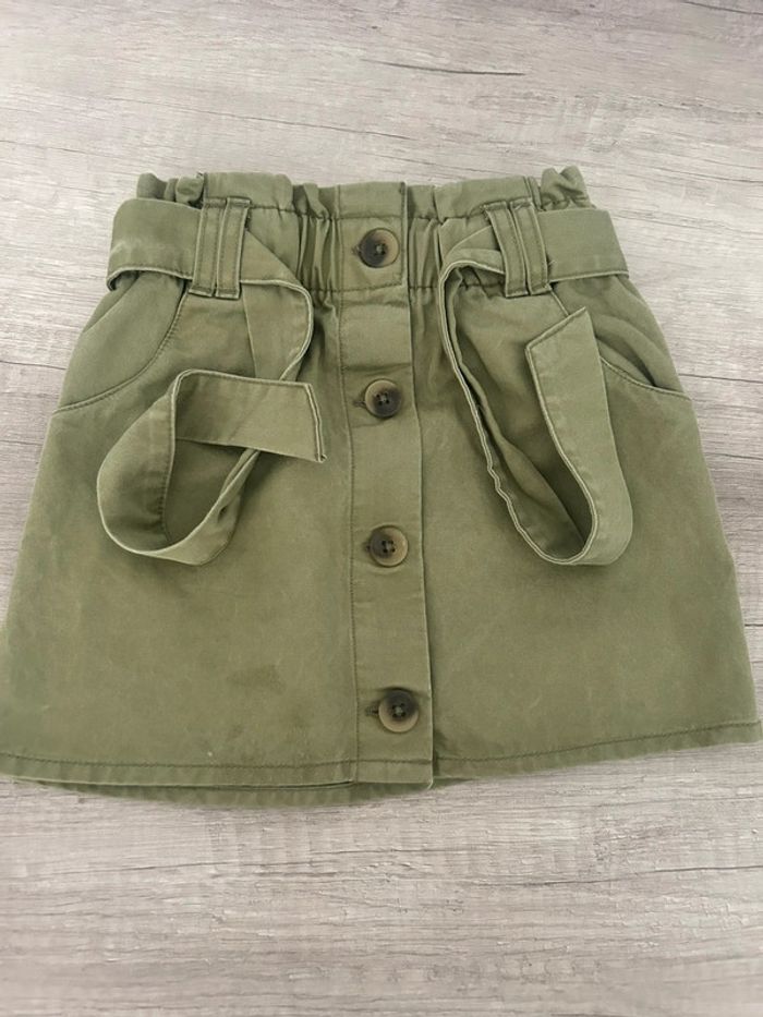 Jolie jupe kaki 3 ans