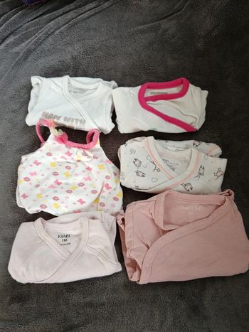 Lot bodies 1mois fille