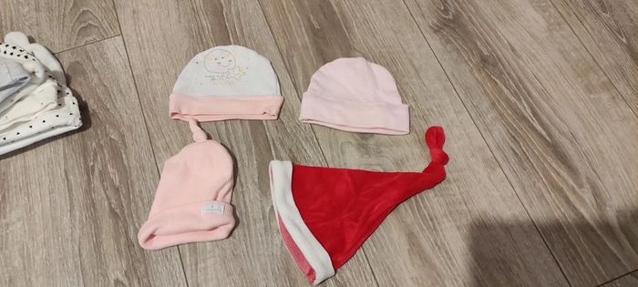 Lot 4 bonnets bébé fille naissance 1 mois