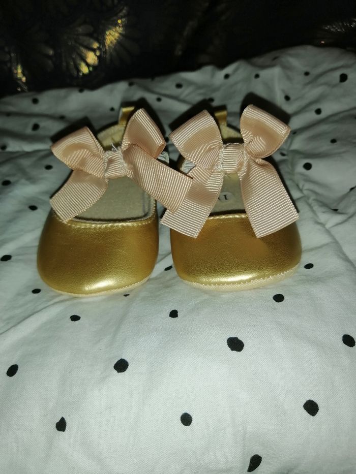 Chaussures doré - photo numéro 2
