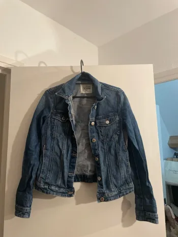 Veste en jean taille 34 Zara