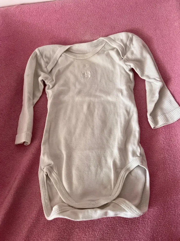 Lot de 11 bodys taille 12 mois - photo numéro 5