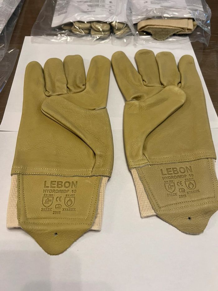 10 paires de gants de travail Lebon Neuf