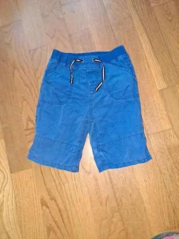Short bleu taille 3 ans