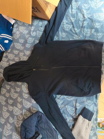 Sweat zippé Kiabi taille M bleu marine