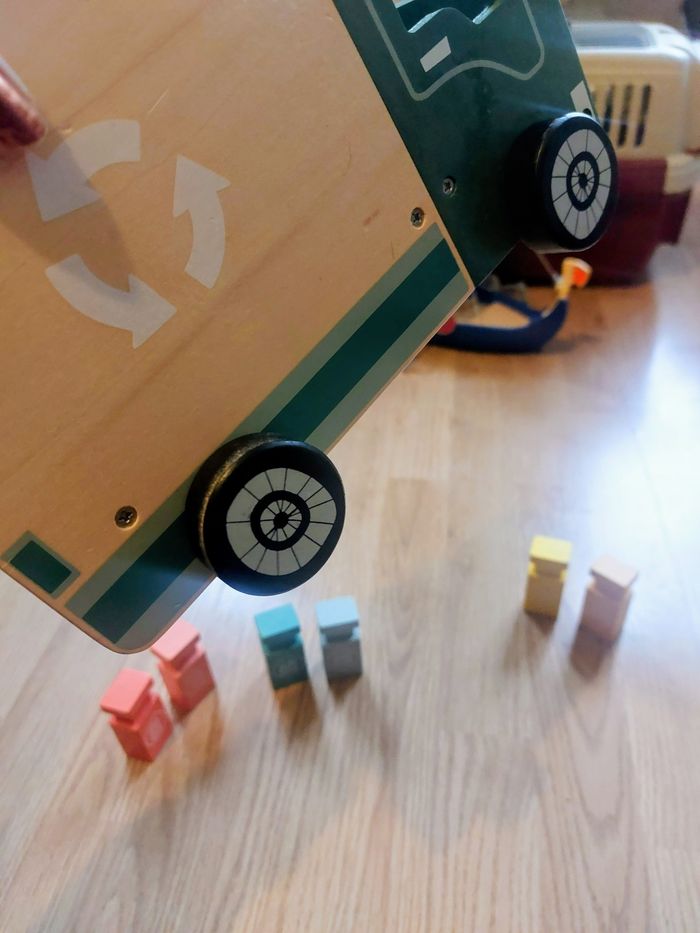 Jouet enfant, camion de recyclage en bois - photo numéro 7