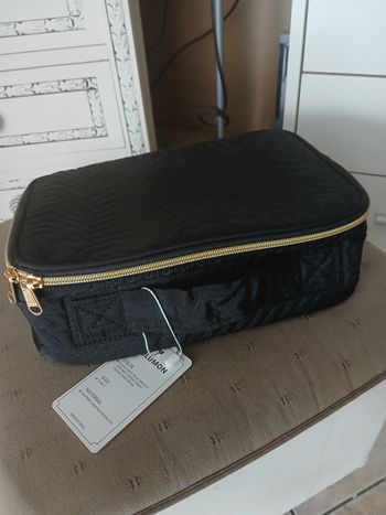 Vanity +pochette neufs.