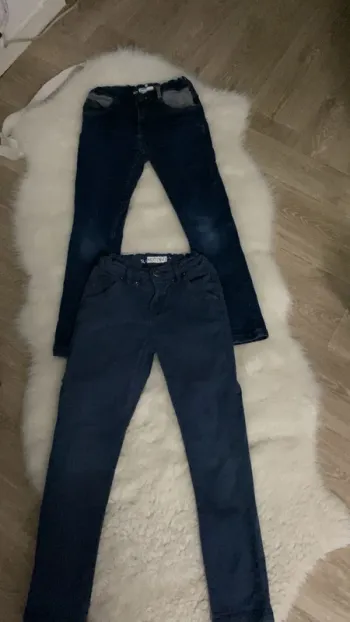 2 pantalons jeans pour garçons