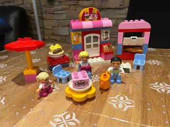 LEGO Duplo Le café (2015) numéro 10587 complet