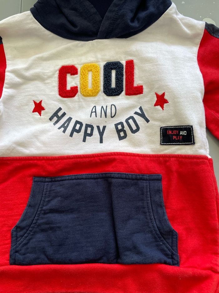 Sweat garçon T 3 ans La Fabrique des Garçons avec capuche rouge, blanc et bleu marine - photo numéro 3