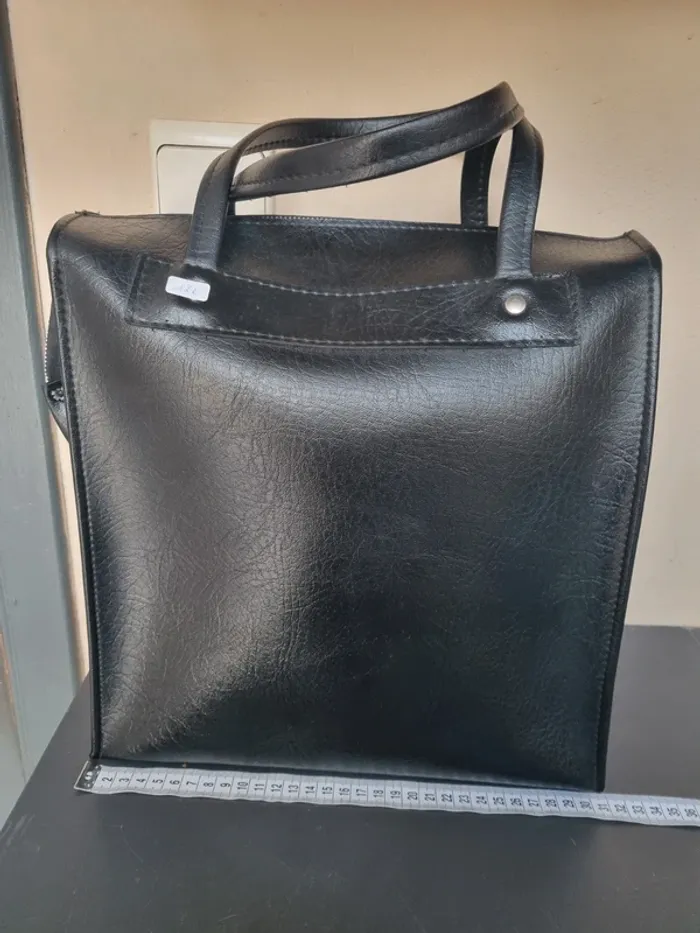 Grand sac vintage ancien noir en cuir
