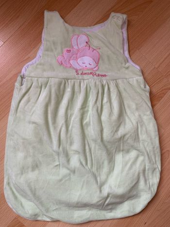 Petite gigoteuse verte