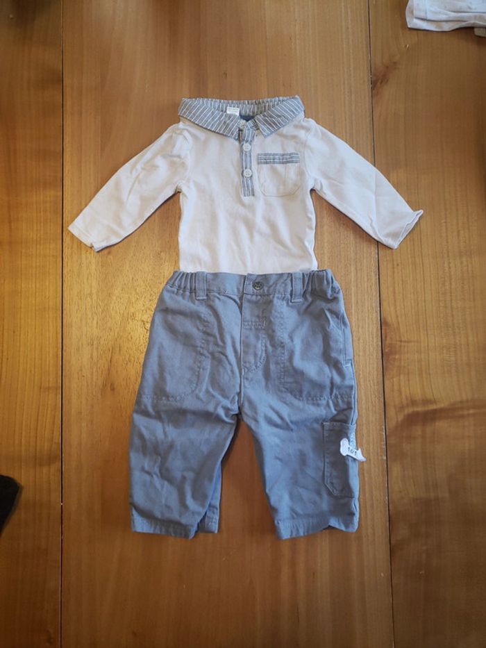 Ensemble body obaibi et pantalon disney 3 mois