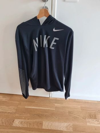 T shirt manche longue capuche nike homme taille L