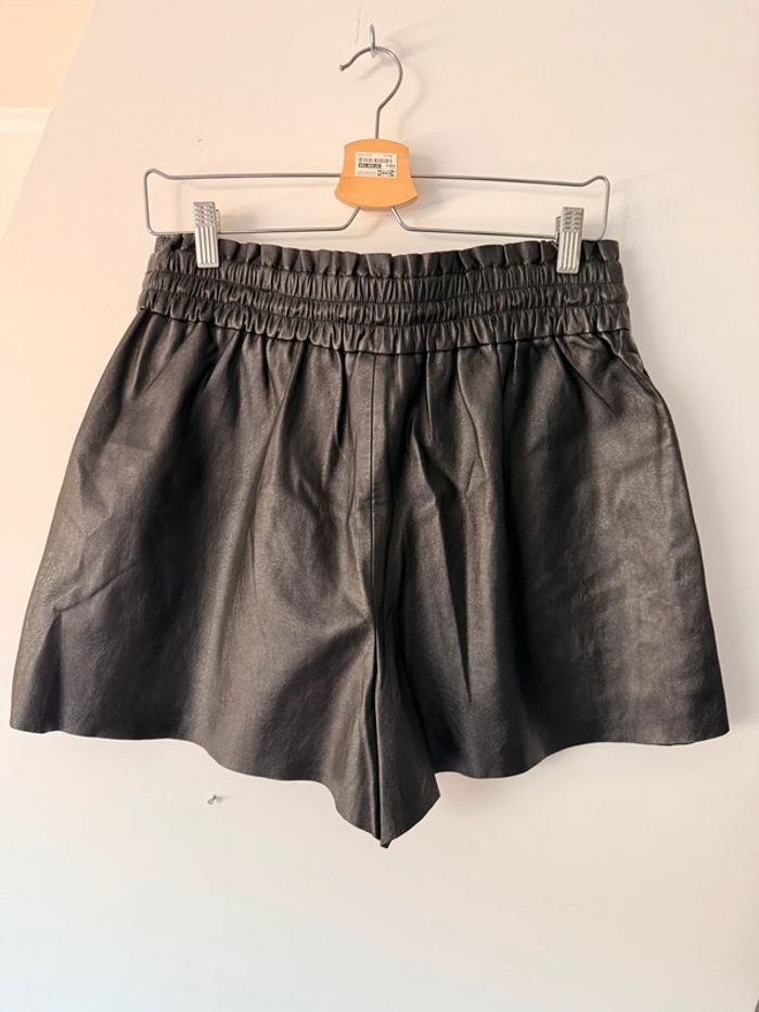 Short noir - photo numéro 3