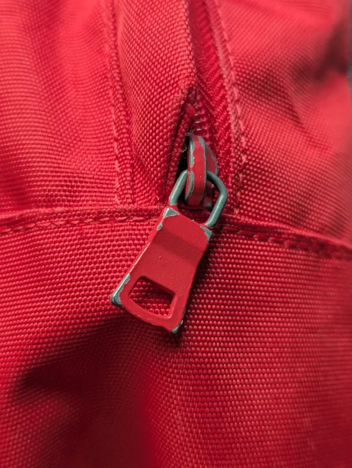 Sac à dos Tann's rouge, bleu et gris brodé T – modèle T'max - photo numéro 6