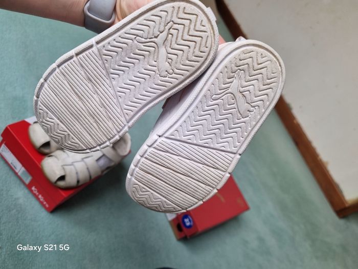 Lot de deux paires de chaussures taille 23 Puma et Kickers - photo numéro 5
