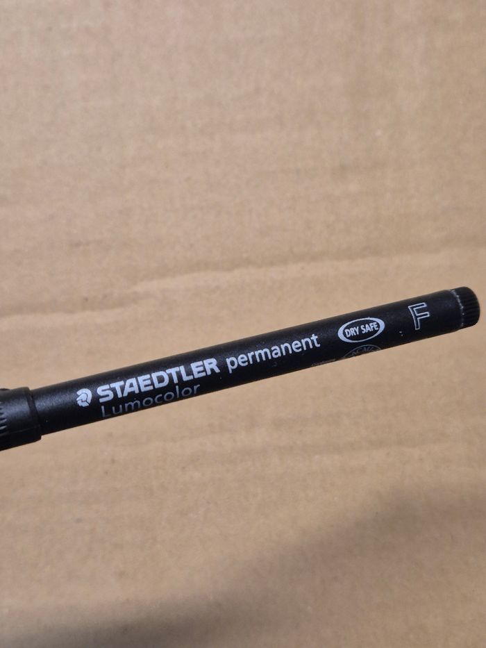Boite  10 feutres Staedtler F - photo numéro 2