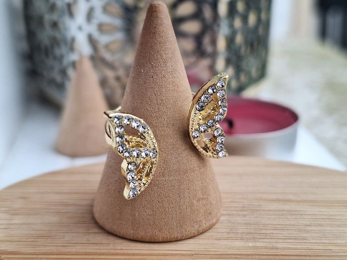 Bague ouverte Dorée avec strass Motif Papillon en Acier Inoxydable ajustable pour elle - photo numéro 3